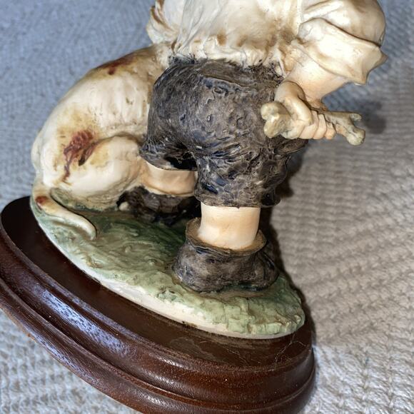 Vintage Giuseppe Armani Figurine - Gullivers World 'Boy & Dog' - Picture 9 of 9